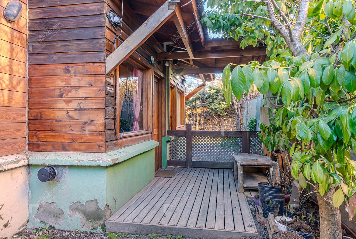 Cabaña De 2 Ambientes Con Patio En Venta Sobre Callejón De Bello, Barrio La Cascada, San Martín De Los Andes, Patagonia Argentina