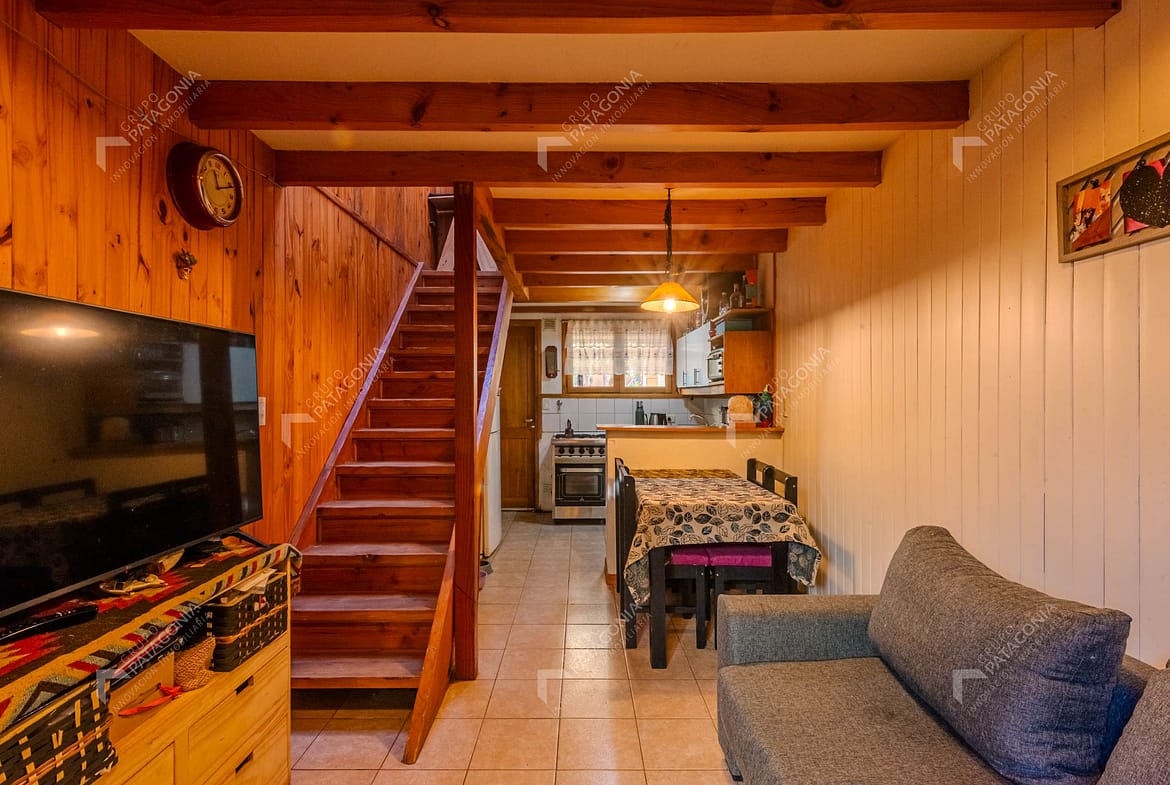 Cabaña De 2 Ambientes Con Patio En Venta Sobre Callejón De Bello, Barrio La Cascada, San Martín De Los Andes, Patagonia Argentina