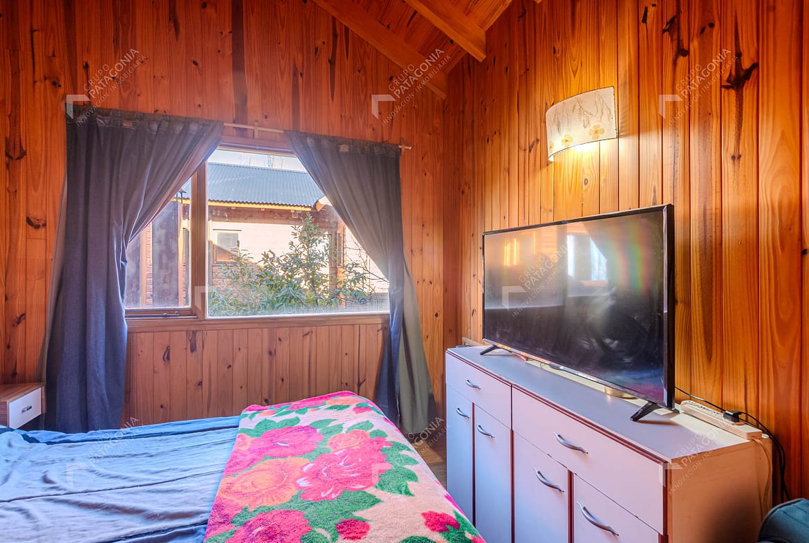 Cabaña De 2 Ambientes Con Patio En Venta Sobre Callejón De Bello, Barrio La Cascada, San Martín De Los Andes, Patagonia Argentina