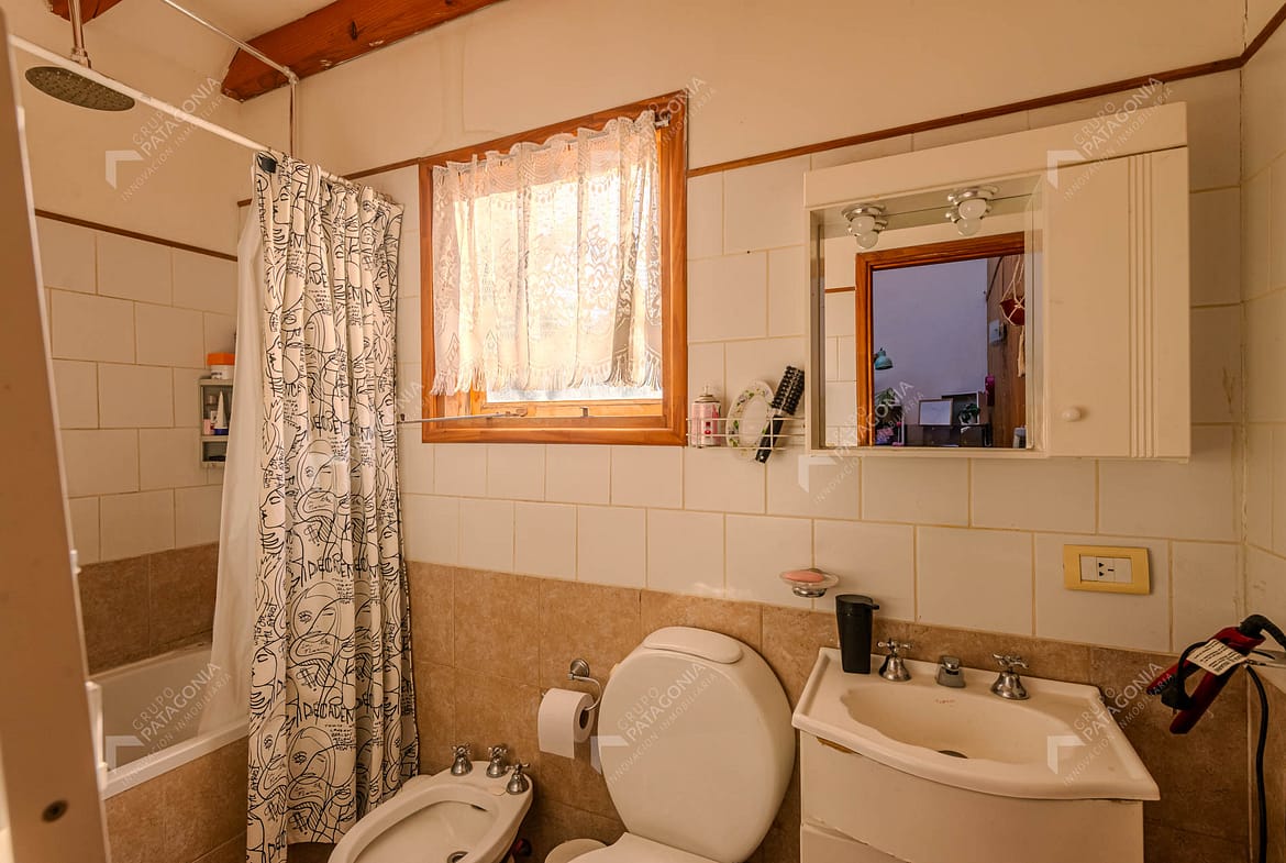 Cabaña De 2 Ambientes Con Patio En Venta Sobre Callejón De Bello, Barrio La Cascada, San Martín De Los Andes, Patagonia Argentina